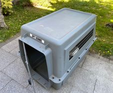 Dog crate