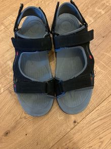 Unisex sandals, almost new