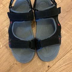 Unisex sandals, almost new