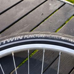 2 pieces 26"front wheels like new & with new tyres