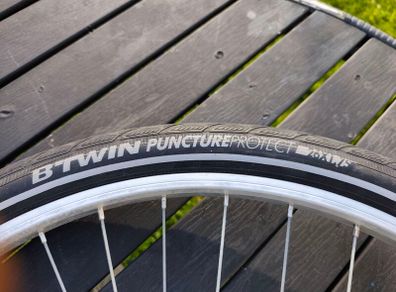 2 pieces 26"front wheels like new & with new tyres