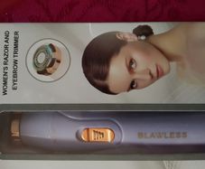 Razor - Ladie's Razor and Eyebrow Trimmer
