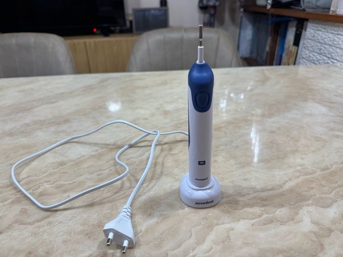 Electric Toothbrush+4 brush heads