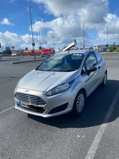 Ford Fiesta Van 152