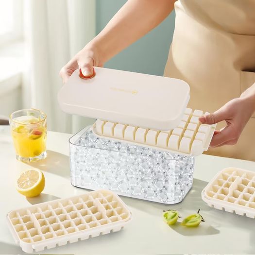 Brand New Ice Cube Tray Set 150 Cubes 3 Trays with Lid