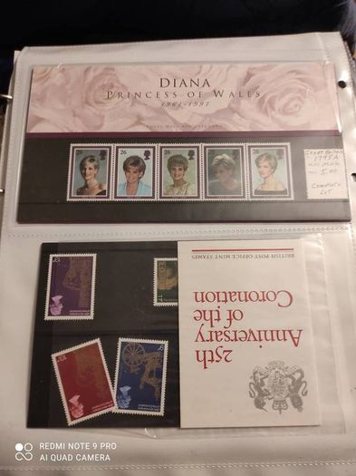 Stamp album UK's Presentation packs x 100