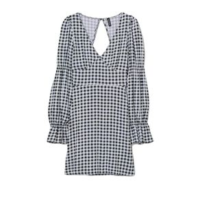 V-neck dress RRP 23 euro