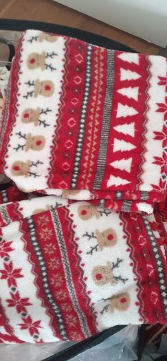 2 new Christmas family PJs (34in/86cm)