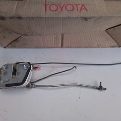 Toyota Carina R/H Door Lock.