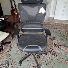 Ergonomic office chair  (Can deliver locally)