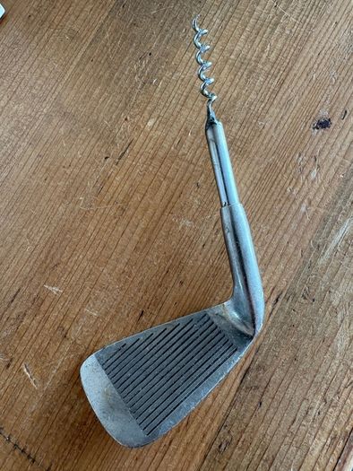 Golf club corkscrew