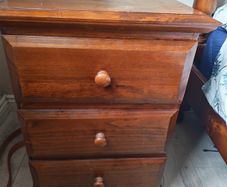 Bedside lockers