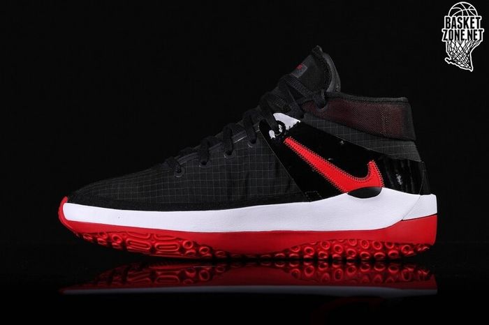 Nike Kevin Durant No 7 Laced Up Trainers Shoes Runners  Size Uk 10.5   Eu 45.5. In Very Good Used Condition. Mens Gents