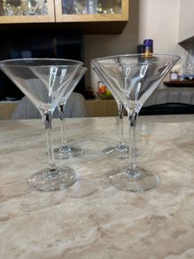 4 Cocktail/ Martini glasses
