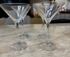 4 Cocktail/ Martini glasses