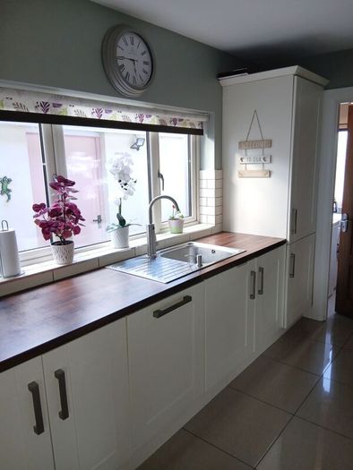Fitted Kitchen & Island