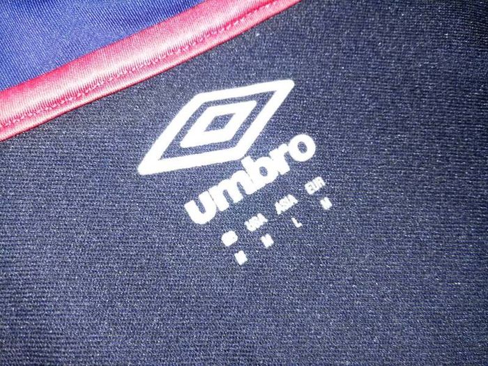St. Patricks Athletic Umbro Training 1/3 Zip Top Size M