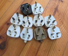 3 pin plugs