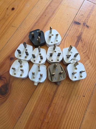 3 pin plugs
