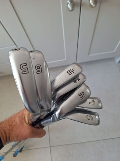 Ping G425 Irons (8)