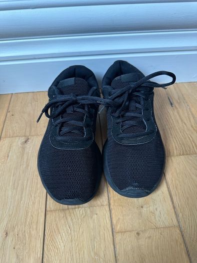 Black Nike Tanjun