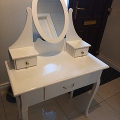 dressing table