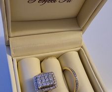 9ct gold, 0.40ct Diamond ring set