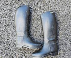 Horse riding boots