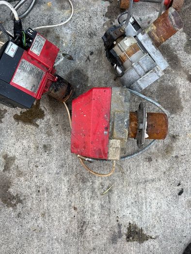 2 oil boiler pumps