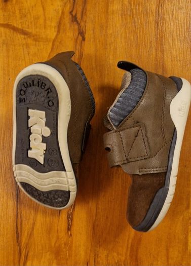 Toddler shoes size 5