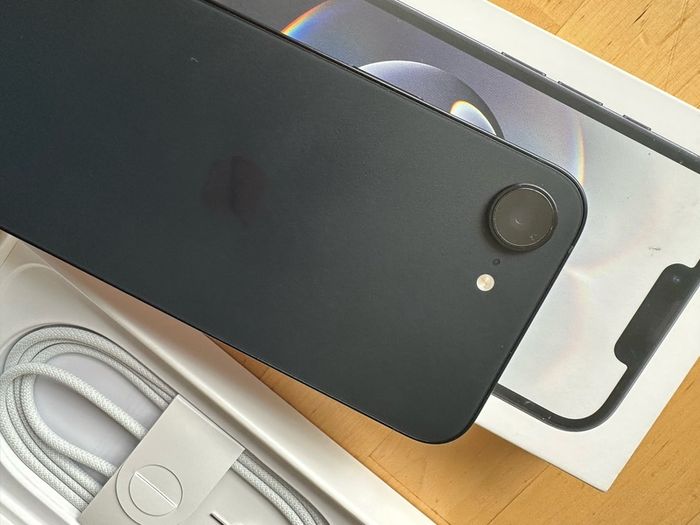 iPhone 16e 512 gb unlocked (Warranty)