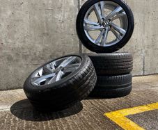 Genuine Volkswagen R-Line Valencia MK8 17" Alloy Wheels.