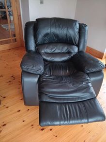 1 sofa, 2 armchairs