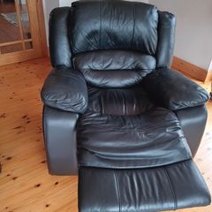 1 sofa, 2 armchairs
