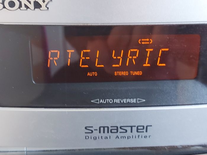 Sony Micro Hi-Fi Component System, Model CMT-CPZ1, Radio, Tape CD, mini disc link, all working great and in excellent condition