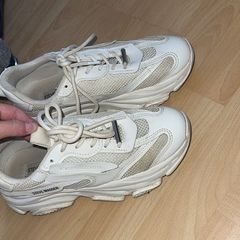 steve madden runners