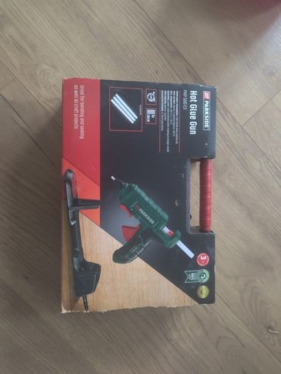 Glue gun