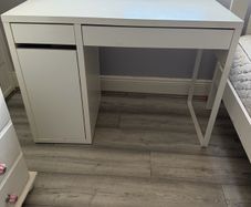 Child's ikea micke desk