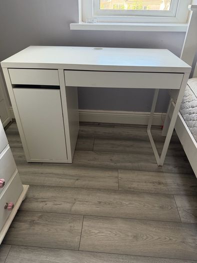 Child's ikea micke desk