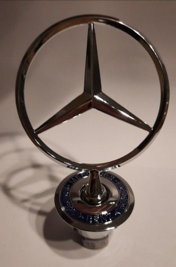 Sold 1Pcs 44mm 3D Zinc Alloy Car Front Hood Emblem Bonnet Label Badge for Mercedes Benz W204 W210 W220 W212 C180 C200 Car Accessories