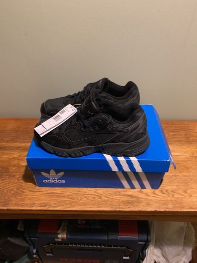 Adidas Astir W Black Original Trainers