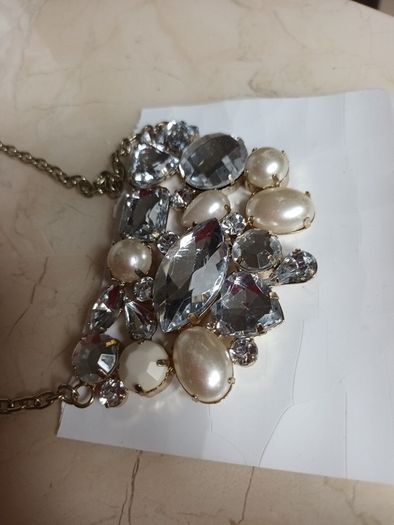 Costume  Necklace..  Length  - 9"