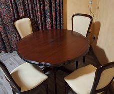 diningroom table and chairs