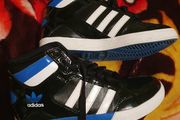 Adidas lady shoes size 38