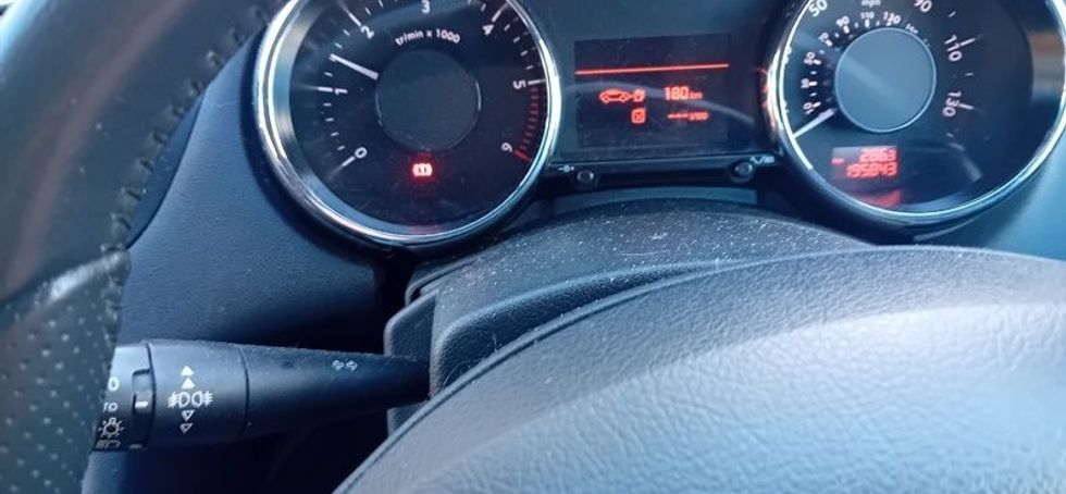 2012 Peugeot 5008