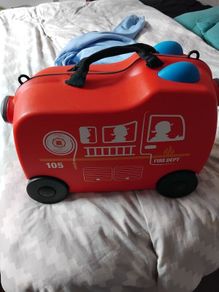 kids suitcase