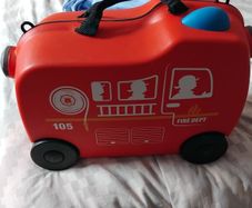 kids suitcase