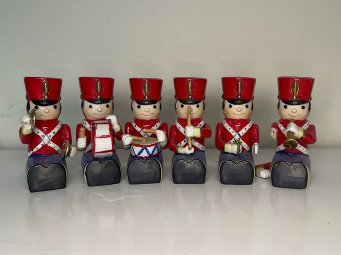 Alfretto porcelain toy soldiers figurines set