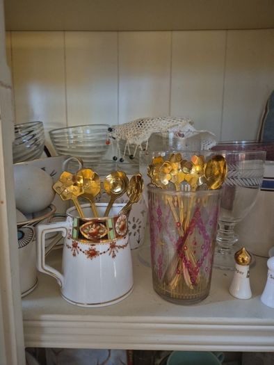 Pretty Brass coloured coffee/tea spoons