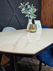 Extendable dining table 130/80-130 cm